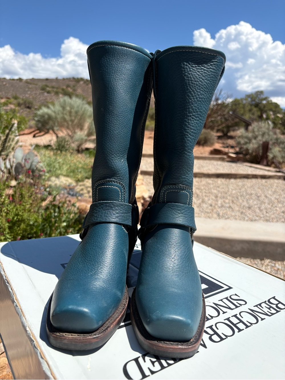 FRYE 🇺🇸12R Harness Boots - Picture 6 of 16